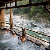 Tắm Onsen là gì? Các loại hình Onsen và những lưu ý khi tắm Onsen ở Nhật